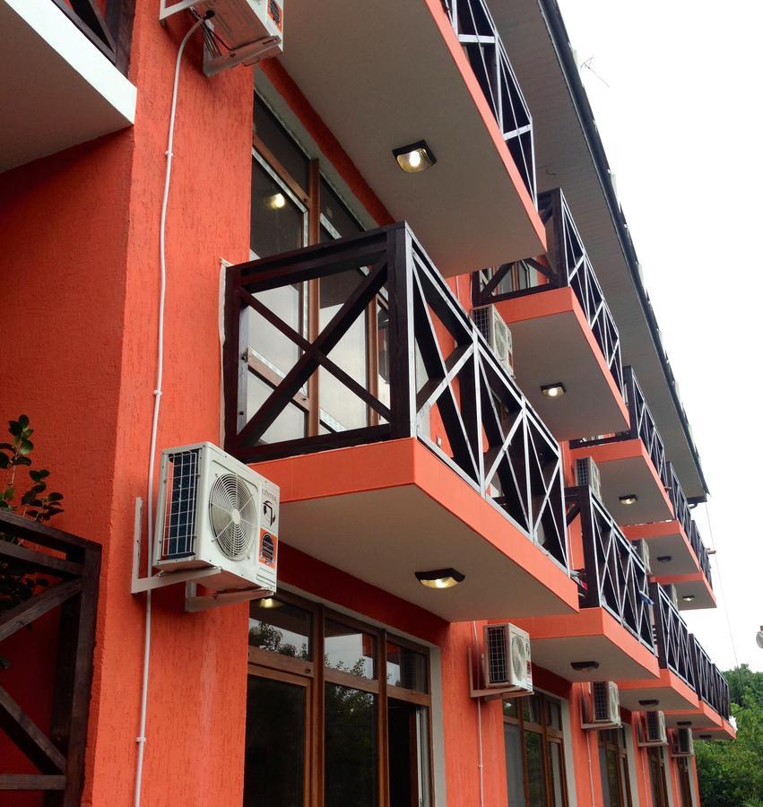 Viktoria Hotel Pitsunda Exterior foto